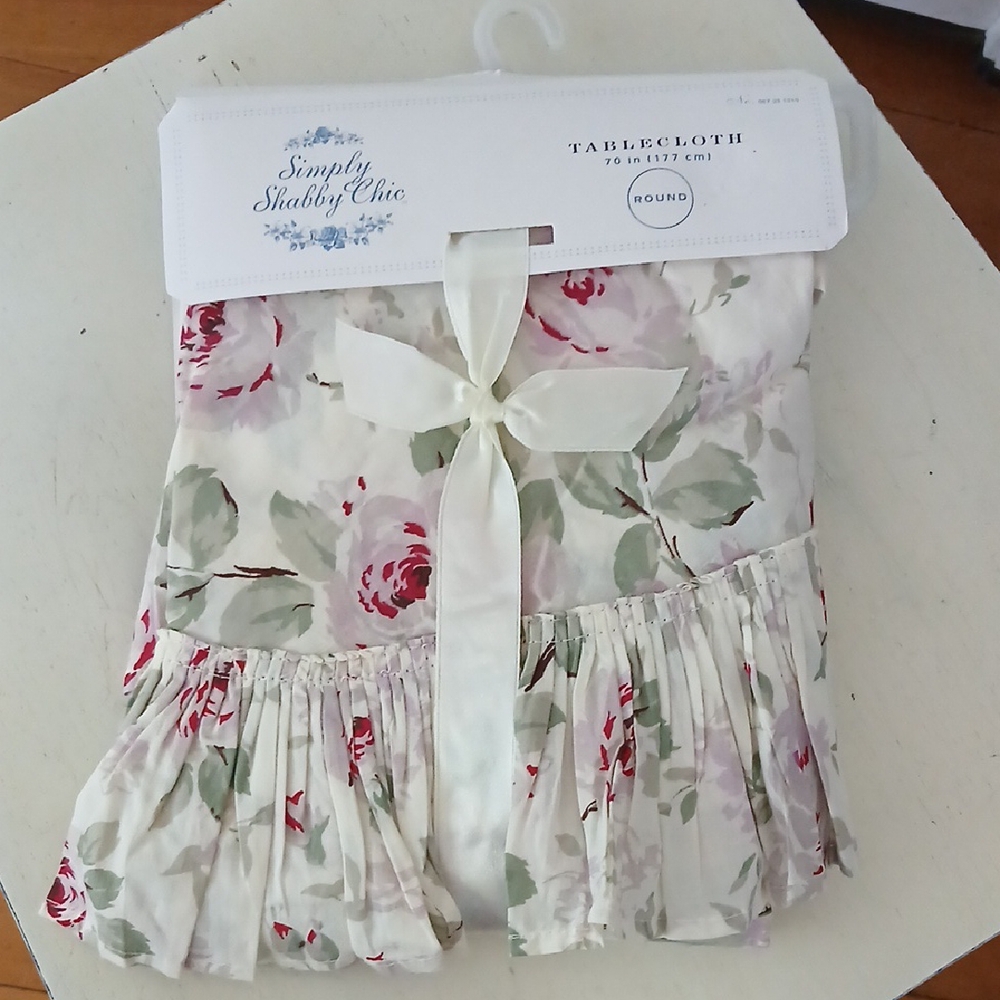 Simply Shabby Chic Pink and White Cotton Floral Fabric Tablecloth Round